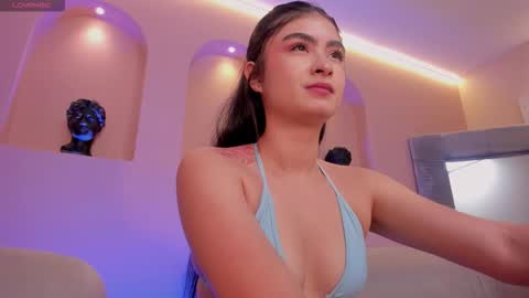 Snapshot of lucyweiss_ chatting on 10/16/25, 08:32 Lucy online show from 10/16/25, 08:32