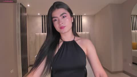 Snapshot of lucyweiss_ chatting on 11/15/25, 07:32 Lucy online show from 11/15/25, 07:32