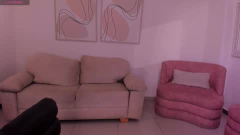 Snapshot of lucyweiss_ chatting on 11/22/25, 07:46 Lucy online show from 11/22/25, 07:46