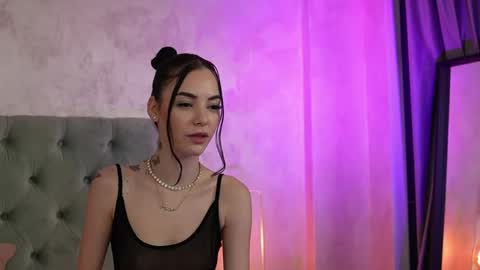 LucyWillow online show from 04/22/26, 03:53