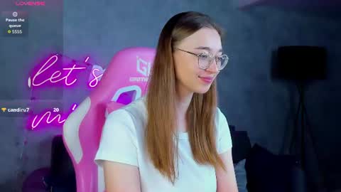 Snapshot of lucyy_green chatting on 06/27/26, 01:10 Lucy online show from 06/27/26, 01:10