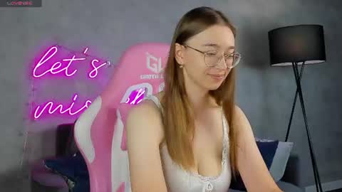 Snapshot of lucyy_green chatting on 07/03/26, 12:50 Lucy online show from 07/03/26, 12:50