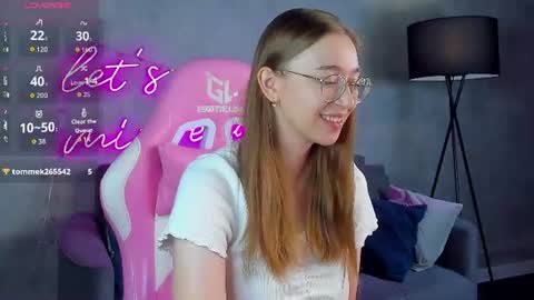 Snapshot of lucyy_green chatting on 07/04/26, 01:01 Lucy online show from 07/04/26, 01:01