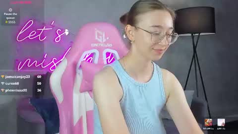 Snapshot of lucyy_green chatting on 07/05/26, 04:19 Lucy online show from 07/05/26, 04:19