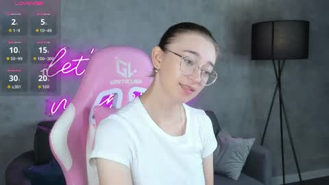 Snapshot of lucyy_green chatting on 07/24/26, 12:52 Lucy online show from 07/24/26, 12:52