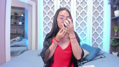 Lucy Liiu online show from 03/01/25, 11:37