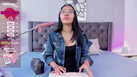 Lucy Liiu online show from 10/01/25, 01:17