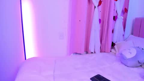 LUCYY FROM HOME  online show from 10/04/25, 02:42