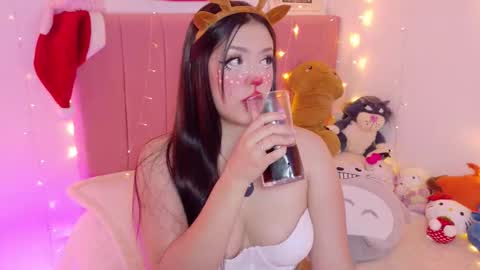 LUCYY FROM HOME  online show from 12/21/25, 02:30