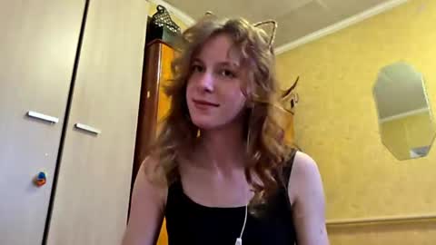 Snapshot of lucyzachar chatting on 04/13/26, 06:08 Sofia online show from 04/13/26, 06:08