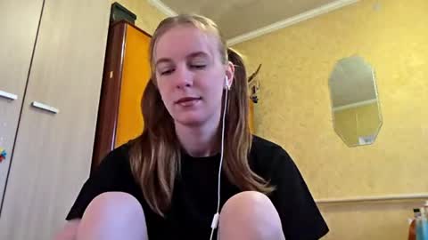 Snapshot of lucyzachar chatting on 04/23/26, 06:14 Sofia online show from 04/23/26, 06:14