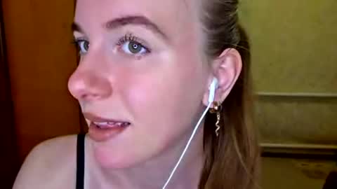 Snapshot of lucyzachar chatting on 05/06/26, 06:08 Sofia online show from 05/06/26, 06:08