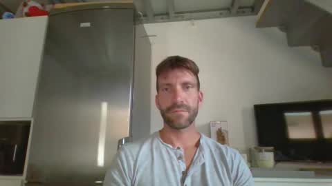 Snapshot of ludovichi chatting on 09/09/25, 03:22 ludovichi online show from 09/09/25, 03:22