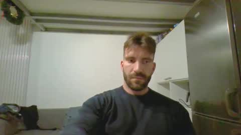 Snapshot of ludovichi chatting on 12/18/25, 06:47 ludovichi online show from 12/18/25, 06:47