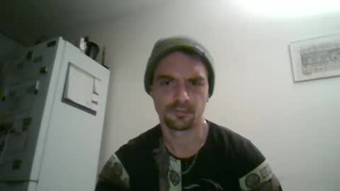 Snapshot of luffyman20 chatting on 01/11/25, 12:01 luffyman20 online show from 01/11/25, 12:01