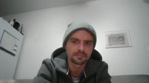 Snapshot of luffyman20 chatting on 01/12/25, 10:43 luffyman20 online show from 01/12/25, 10:43