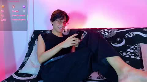 Snapshot of lui_x_dust chatting on 02/24/26, 04:32 Lui online show from 02/24/26, 04:32