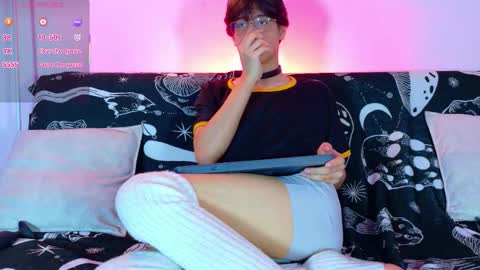 Snapshot of lui_x_dust chatting on 02/26/26, 04:44 Lui online show from 02/26/26, 04:44