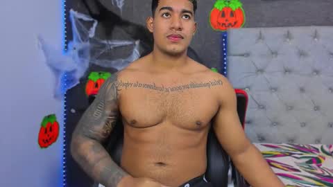 Snapshot of luigi_hot_ chatting on 10/12/25, 06:18 Luigi Independent model online show from 10/12/25, 06:18