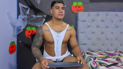 Snapshot of luigi_hot_ chatting on 10/15/25, 10:15 Luigi Independent model online show from 10/15/25, 10:15