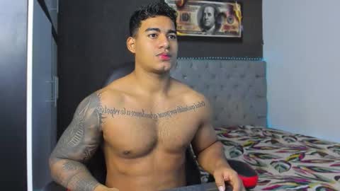 Luigi Independent model online show from 11/29/25, 12:30