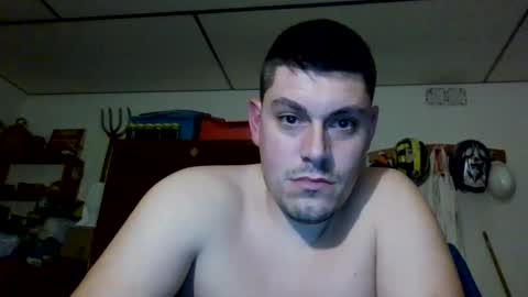 Snapshot of luis2423 chatting on 01/06/25, 11:31 A slave to the mistress.. un esclavo para las amas dominantes. online show from 01/06/25, 11:31