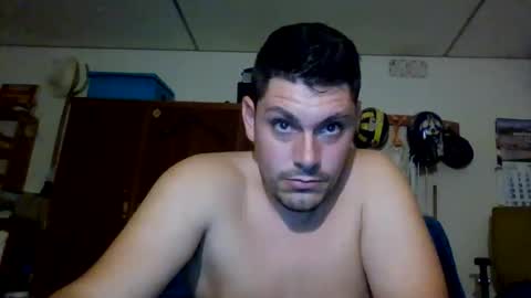 Snapshot of luis2423 chatting on 09/11/25, 09:59 A slave to the mistress.. un esclavo para las amas dominantes. online show from 09/11/25, 09:59