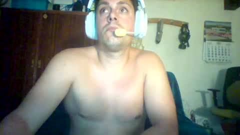 Snapshot of luis2423 chatting on 07/20/26, 06:54 A slave to the mistress.. un esclavo para las amas dominantes. online show from 07/20/26, 06:54