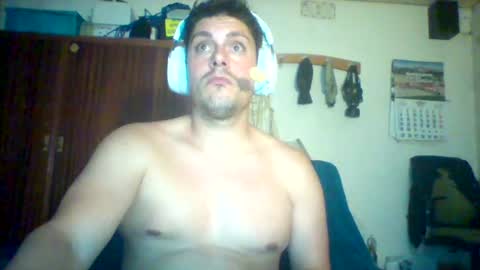 Snapshot of luis2423 chatting on 07/23/26, 06:17 A slave to the mistress.. un esclavo para las amas dominantes. online show from 07/23/26, 06:17