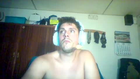 Snapshot of luis2423 chatting on 07/30/26, 04:39 A slave to the mistress.. un esclavo para las amas dominantes. online show from 07/30/26, 04:39