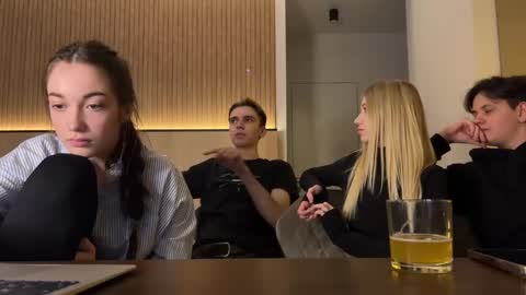 Luis and Alina online show from 01/12/25, 08:47