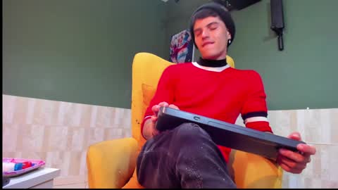 Luis AS online show from 02/04/25, 11:16