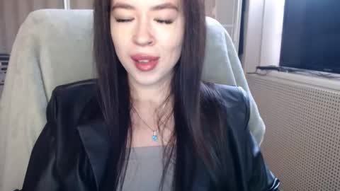 luisa lovedom online show from 10/10/25, 09:30