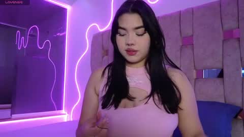 luisa_giraldo1 online show from 04/23/26, 12:04