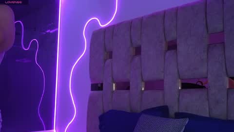 luisa_giraldo1 online show from 04/23/26, 12:29