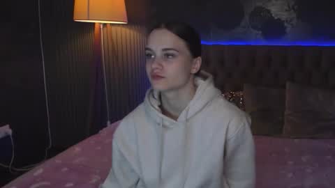 LuisaClover online show from 11/09/25, 01:20