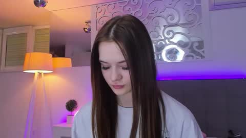 LuisaClover online show from 03/04/26, 04:35