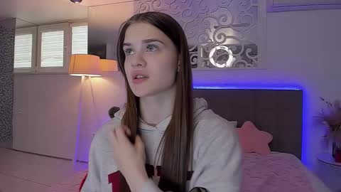 LuisaClover online show from 04/19/26, 12:26