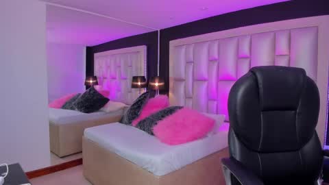 Snapshot of luisajonnes_ chatting on 12/16/25, 09:36 Luisa online show from 12/16/25, 09:36