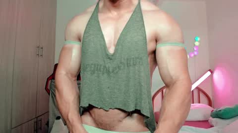 Snapshot of luisfernikesportboy chatting on 12/10/24, 03:33 Luis Fer PVT IS OPEN online show from 12/10/24, 03:33