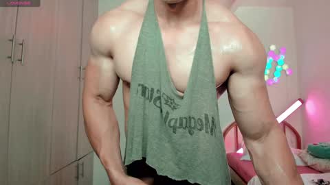 Snapshot of luisfernikesportboy chatting on 12/20/24, 08:01 Luis Fer PVT IS OPEN online show from 12/20/24, 08:01