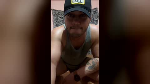 Snapshot of luisin_noyola chatting on 12/15/25, 08:18 Luisin online show from 12/15/25, 08:18