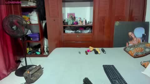 Snapshot of luissa_s1 chatting on 05/15/26, 11:39 Luissa online show from 05/15/26, 11:39