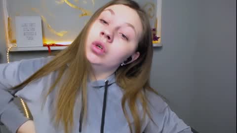 Snapshot of luizaheems_ chatting on 12/04/24, 07:50 Luiza online show from 12/04/24, 07:50