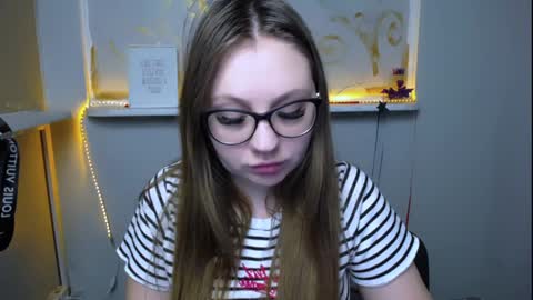 Snapshot of luizaheems_ chatting on 12/22/24, 10:38 Luiza online show from 12/22/24, 10:38