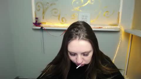 Snapshot of luizaheems_ chatting on 02/07/25, 10:50 Luiza online show from 02/07/25, 10:50