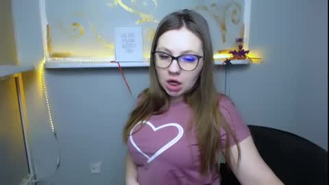 Snapshot of luizaheems_ chatting on 02/11/25, 07:33 Luiza online show from 02/11/25, 07:33