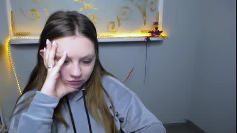 Snapshot of luizaheems_ chatting on 02/15/25, 08:00 Luiza online show from 02/15/25, 08:00