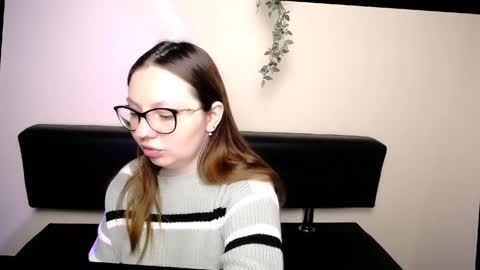 Luiza online show from 04/22/26, 06:05