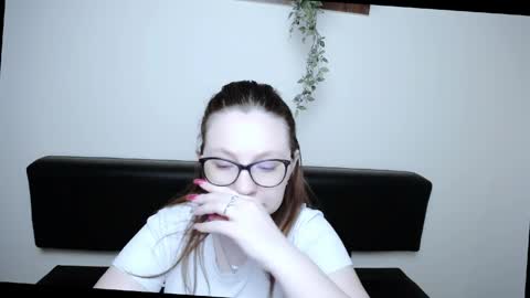 Luiza online show from 04/23/26, 06:25